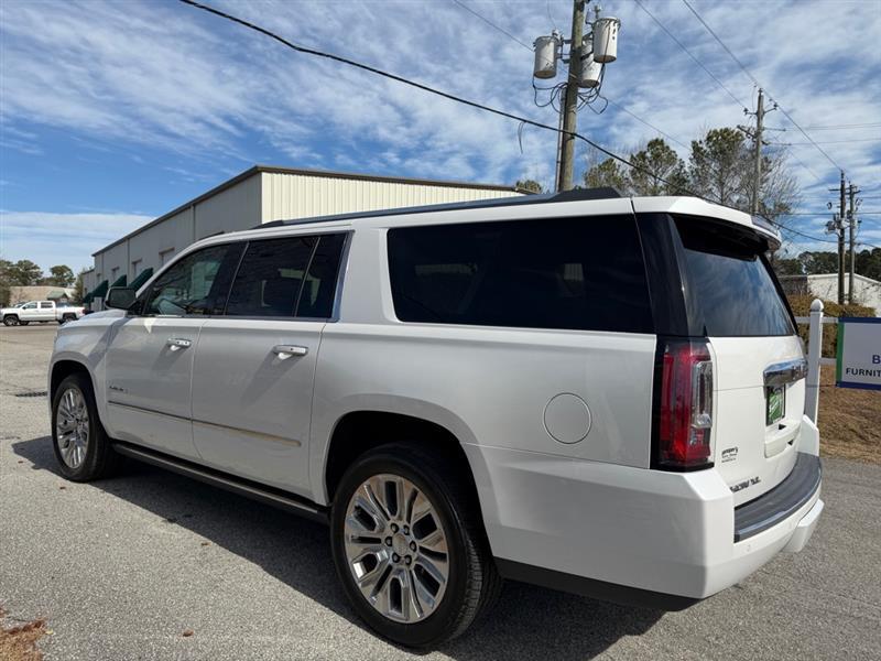 GMC Yukon XL Denali 4WD 2017