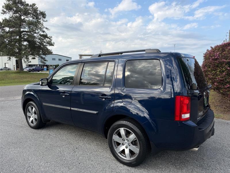 Honda Pilot Touring 2WD 5-Spd AT with DVD 2015