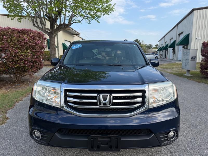 Honda Pilot Touring 2WD 5-Spd AT with DVD 2015