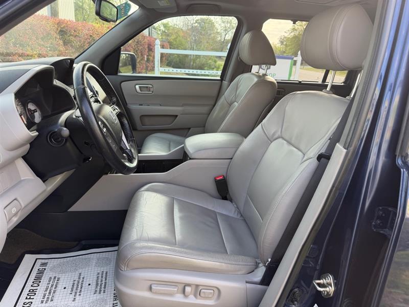 Honda Pilot Touring 2WD 5-Spd AT with DVD 2015