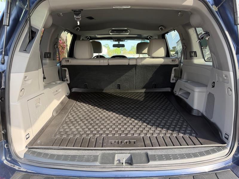 Honda Pilot Touring 2WD 5-Spd AT with DVD 2015