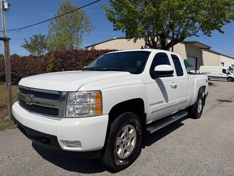 Chevrolet Silverado 1500 Work Truck Ext. Cab Std. Box 4WD 2008