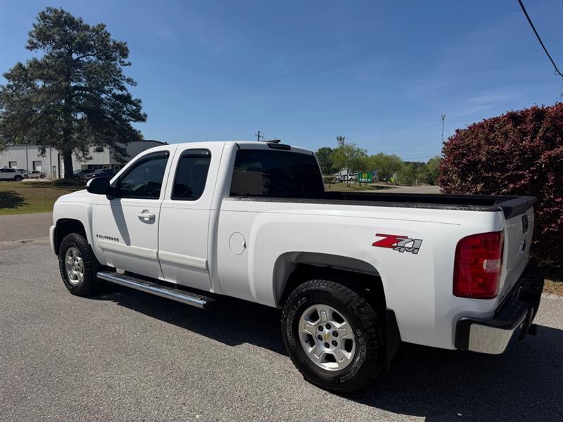 Chevrolet Silverado 1500 Work Truck Ext. Cab Std. Box 4WD 2008