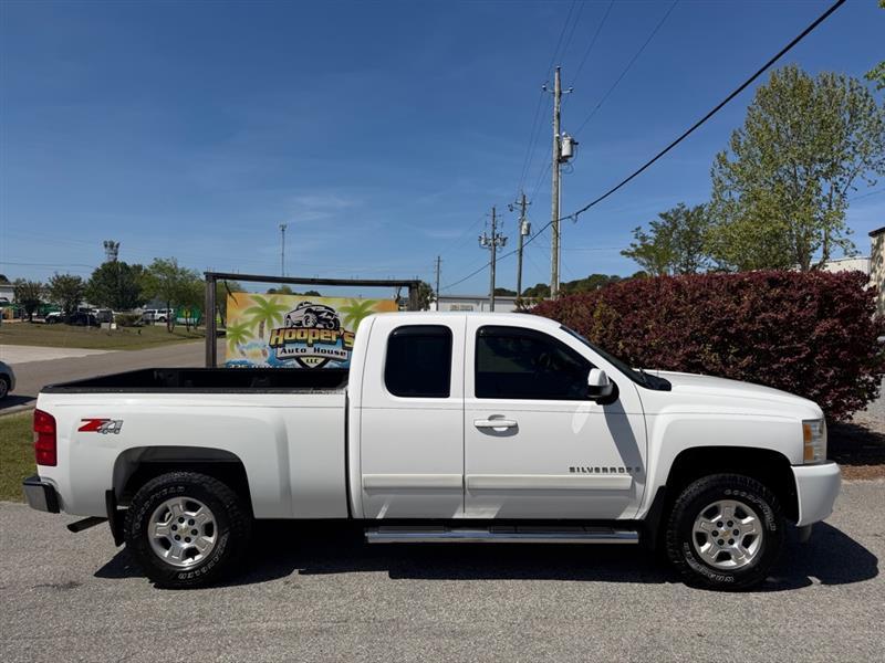 Chevrolet Silverado 1500 Work Truck Ext. Cab Std. Box 4WD 2008