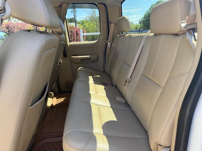 Chevrolet Silverado 1500 Work Truck Ext. Cab Std. Box 4WD 2008