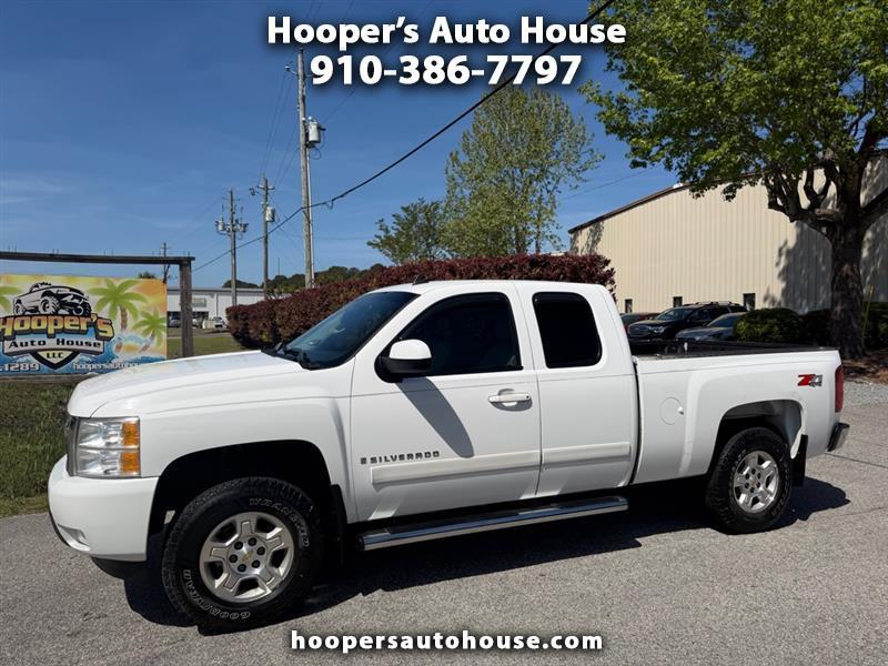 Chevrolet Silverado 1500 Work Truck Ext. Cab Std. Box 4WD 2008