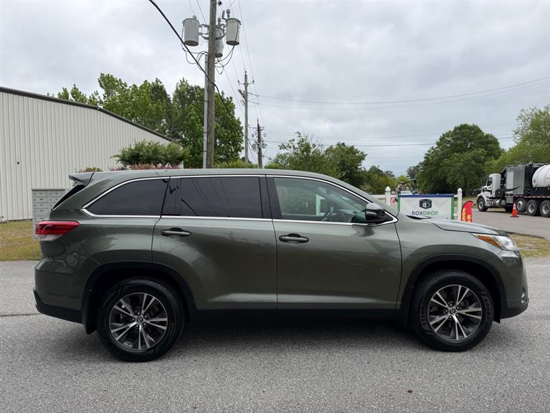 Toyota Highlander LE Plus AWD V6 2019