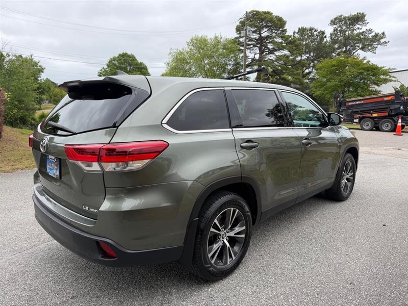 Toyota Highlander LE Plus AWD V6 2019