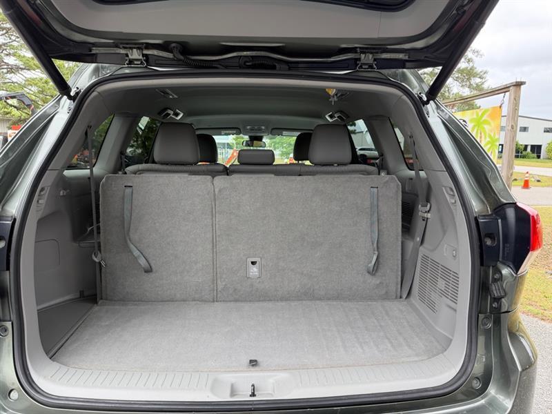 Toyota Highlander LE Plus AWD V6 2019