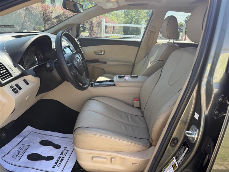 Toyota Venza LE V6 FWD 2013