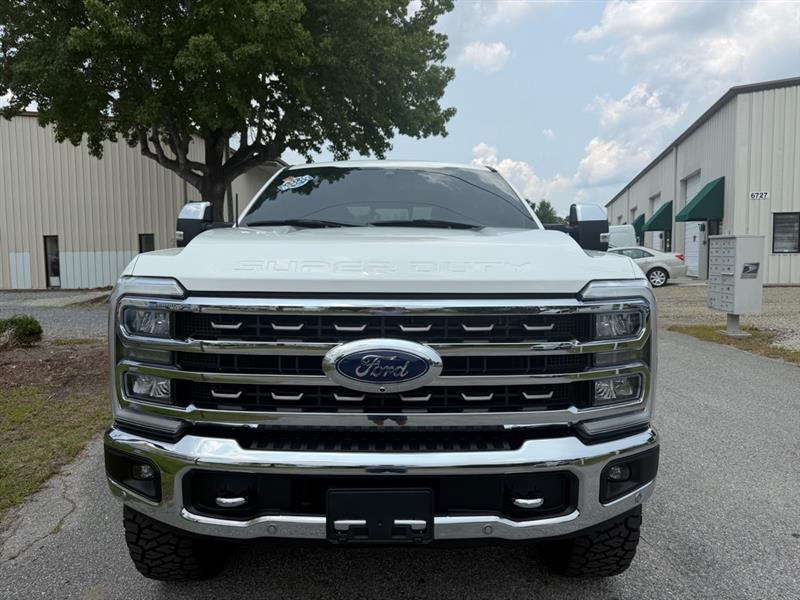 Ford F-250 SD Platinum Crew Cab 4WD 2024