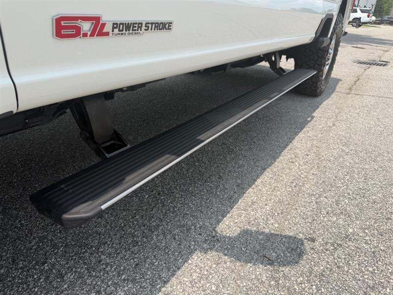 Ford F-250 SD Platinum Crew Cab 4WD 2024