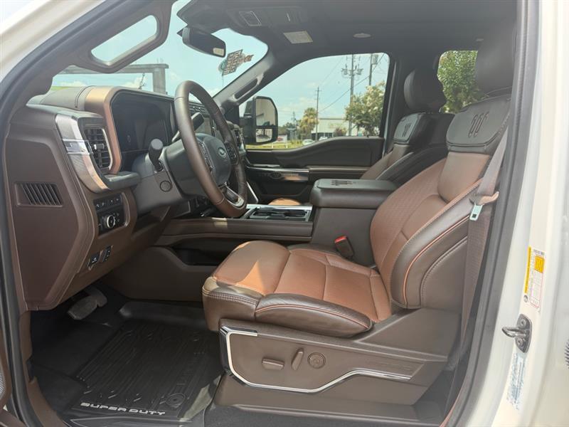 Ford F-250 SD Platinum Crew Cab 4WD 2024