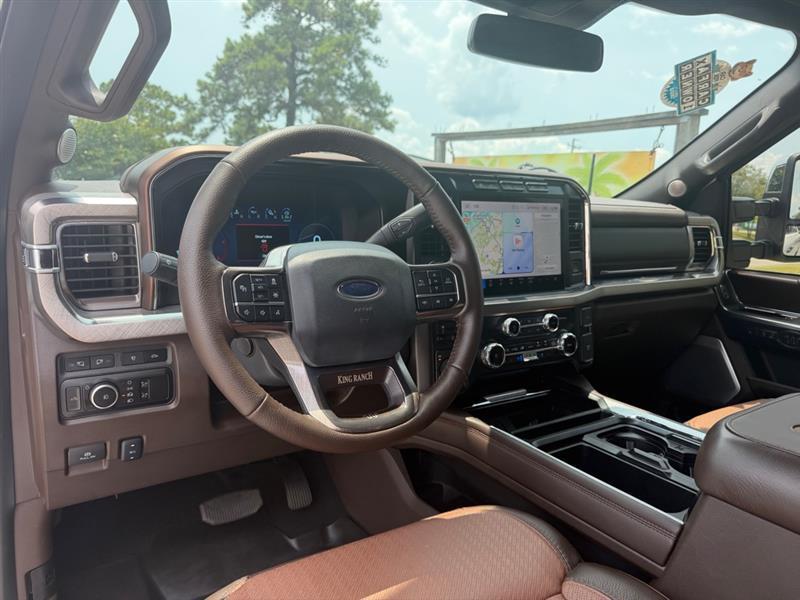 Ford F-250 SD Platinum Crew Cab 4WD 2024
