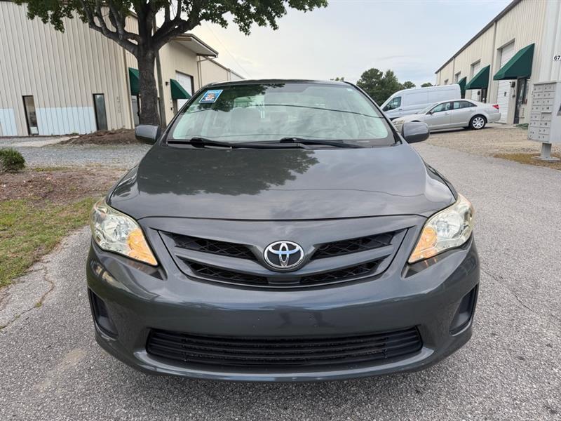 Toyota Corolla S 5-Speed MT 2012