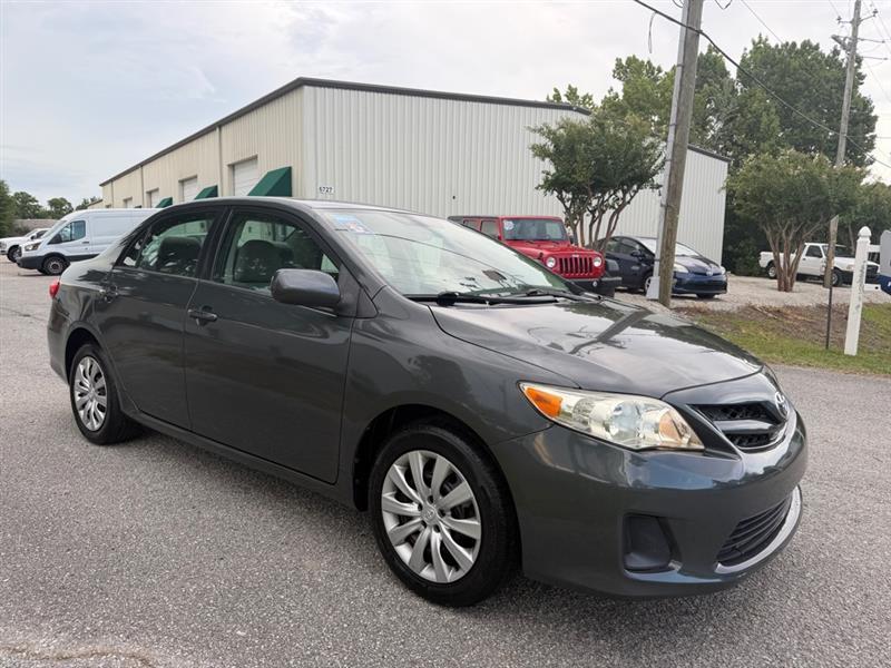 Toyota Corolla S 5-Speed MT 2012