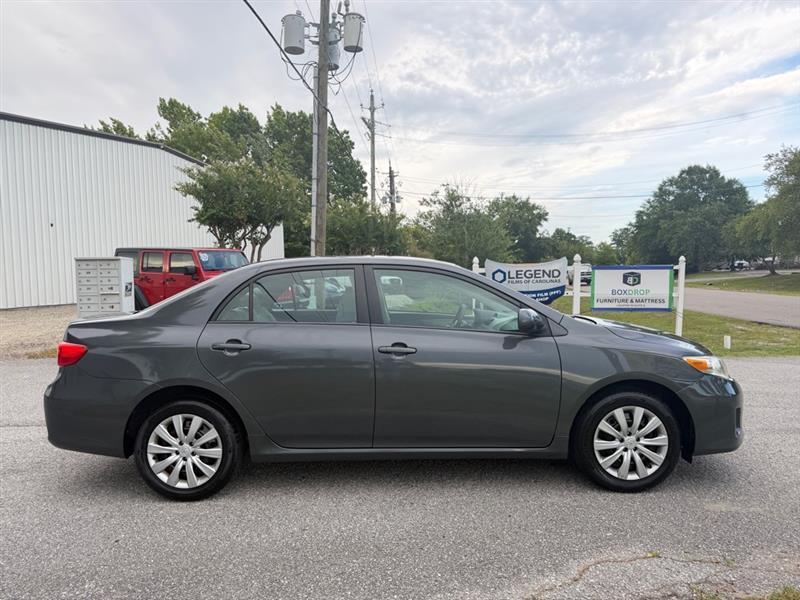 Toyota Corolla S 5-Speed MT 2012