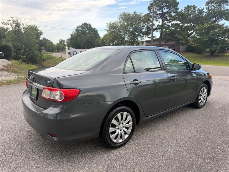 Toyota Corolla S 5-Speed MT 2012