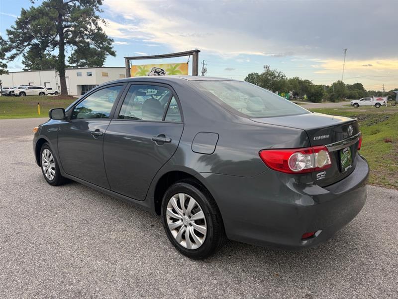 Toyota Corolla S 5-Speed MT 2012