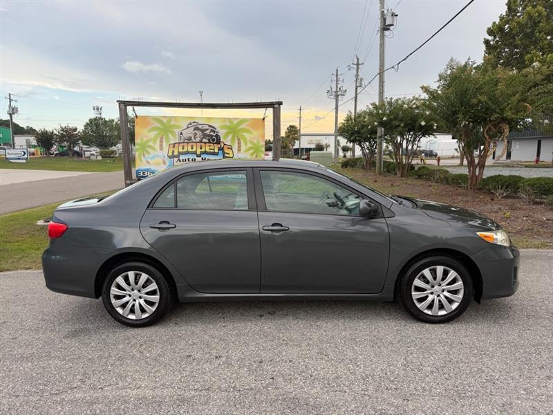 Toyota Corolla S 5-Speed MT 2012