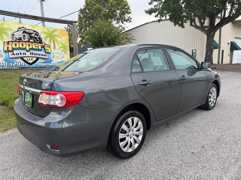 Toyota Corolla S 5-Speed MT 2012