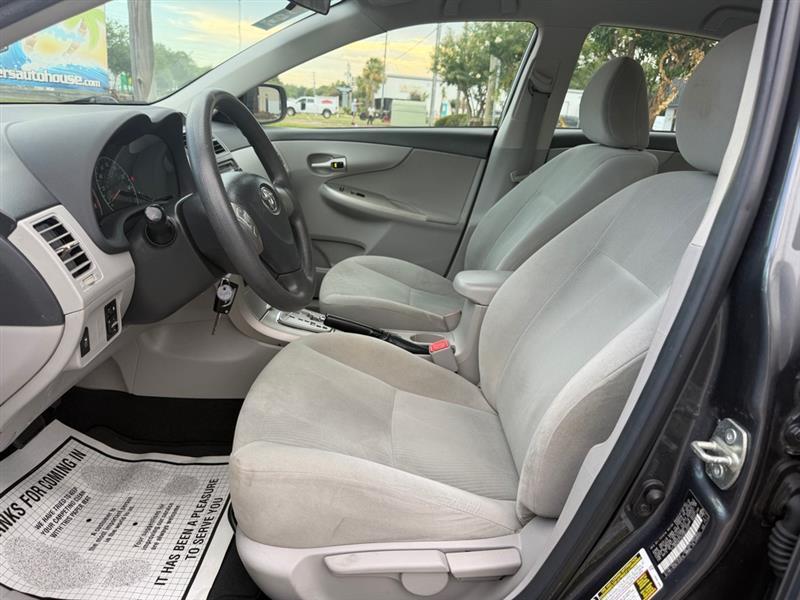 Toyota Corolla S 5-Speed MT 2012
