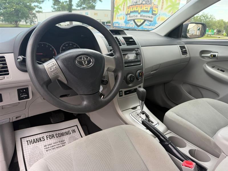Toyota Corolla S 5-Speed MT 2012