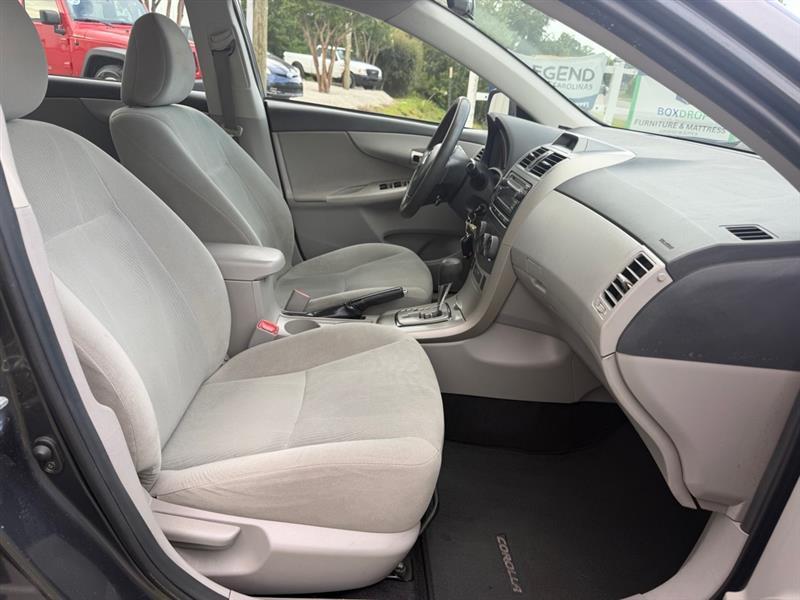 Toyota Corolla S 5-Speed MT 2012