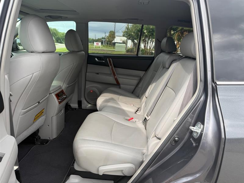 Toyota Highlander Limited 4WD 2013