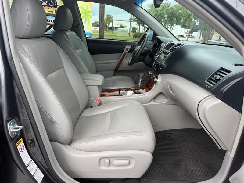 Toyota Highlander Limited 4WD 2013