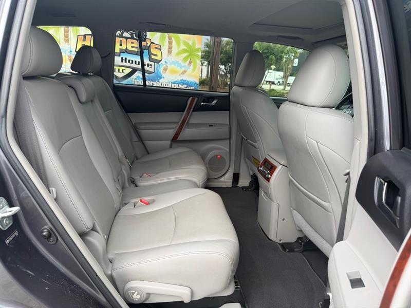 Toyota Highlander Limited 4WD 2013