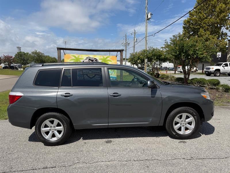 Toyota Highlander Base 2WD 2008