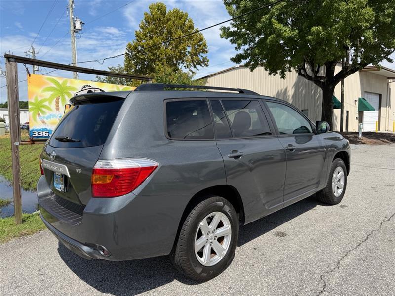 Toyota Highlander Base 2WD 2008