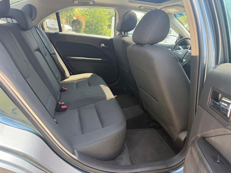 Ford Fusion SE 2012