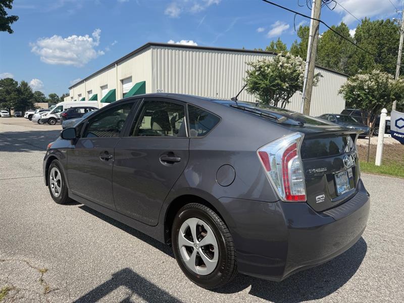 Toyota Prius Prius V 2012