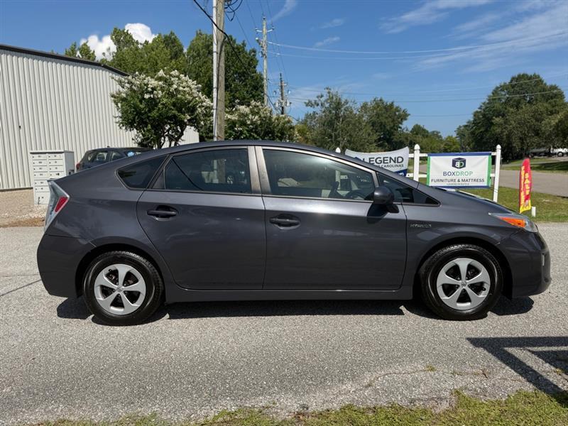 Toyota Prius Prius V 2012