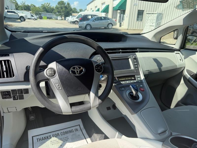 Toyota Prius Prius V 2012