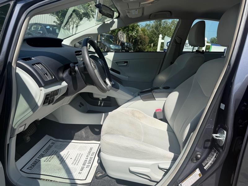 Toyota Prius Prius V 2012