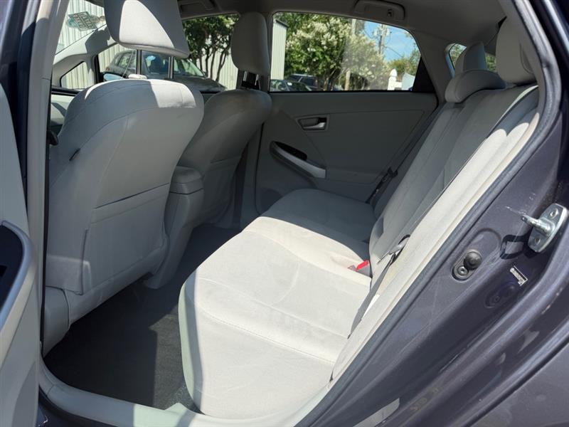 Toyota Prius Prius V 2012