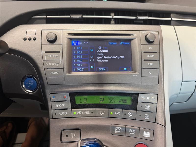 Toyota Prius Prius V 2012