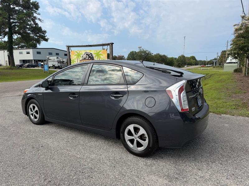 Toyota Prius Prius V 2012