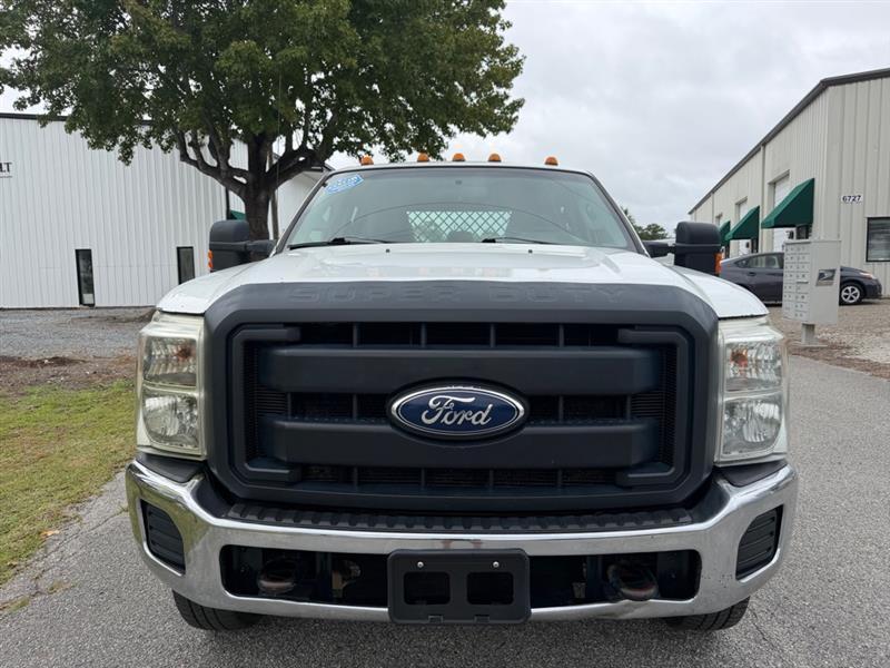 Ford F-350 SD XL Crew Cab Long Bed DRW 4WD 2012