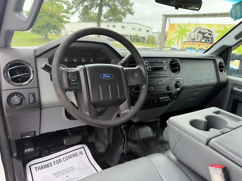Ford F-350 SD XL Crew Cab Long Bed DRW 4WD 2012