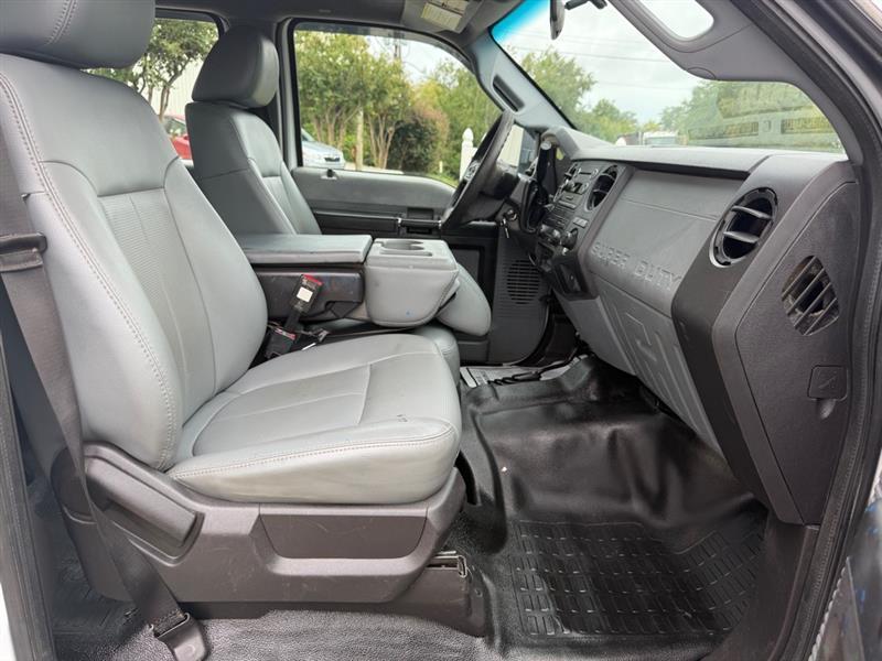 Ford F-350 SD XL Crew Cab Long Bed DRW 4WD 2012