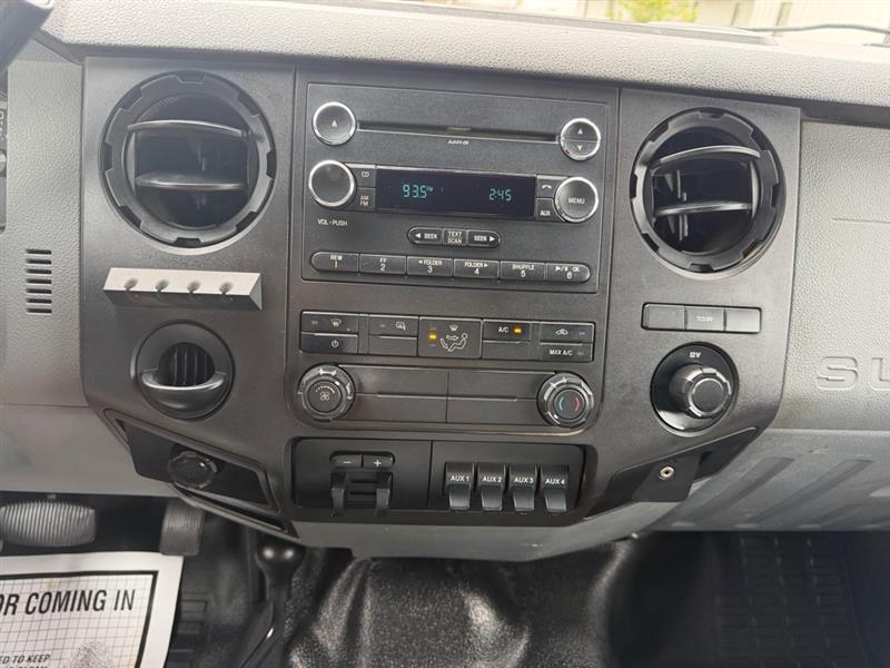 Ford F-350 SD XL Crew Cab Long Bed DRW 4WD 2012