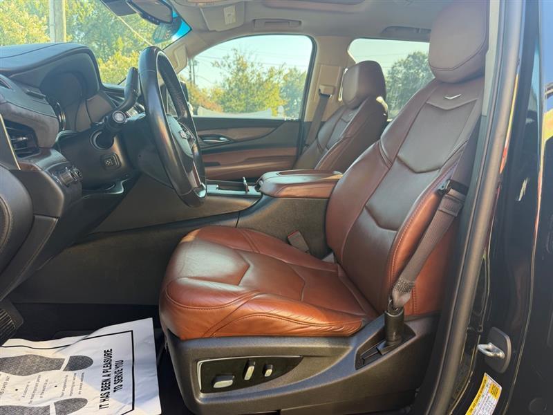 Cadillac Escalade Luxury 4WD 2016