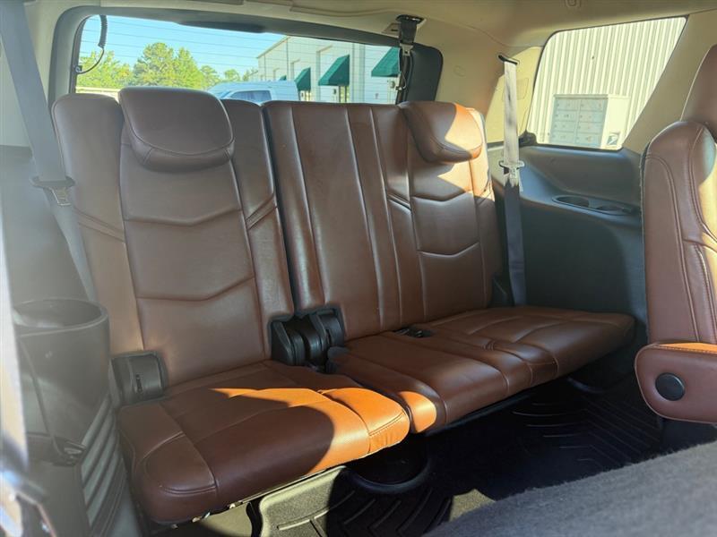 Cadillac Escalade Luxury 4WD 2016
