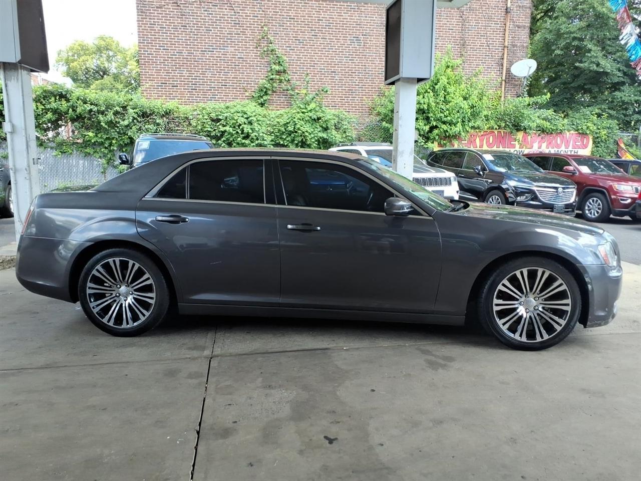 Chrysler 300  2013