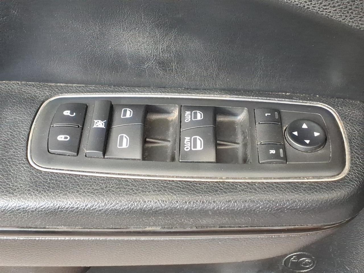Chrysler 300  2013