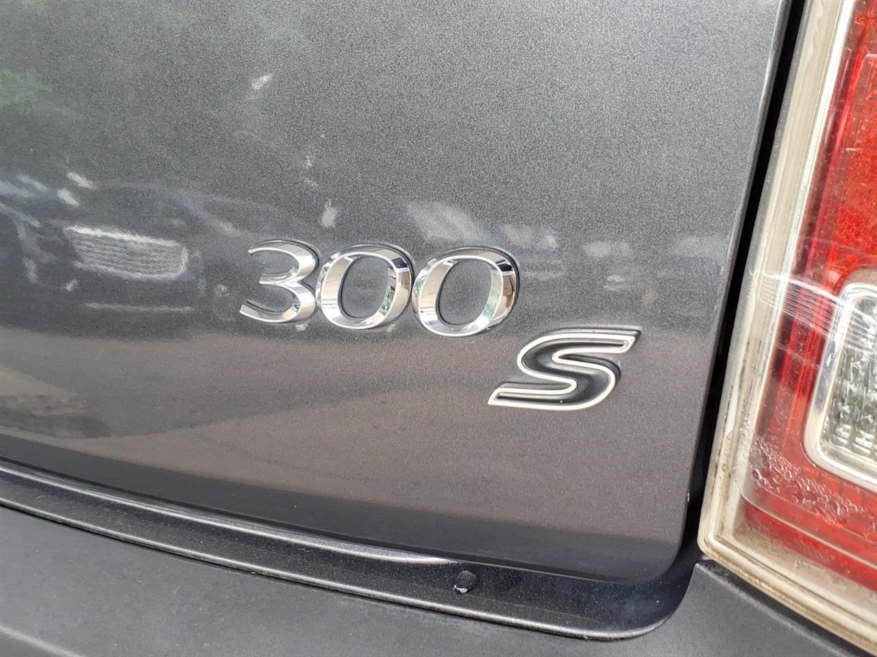 Chrysler 300  2013